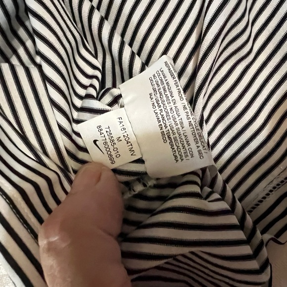 Nike VCU logo women’s polo black and white size Med short sleeve - Picture 9 of 10